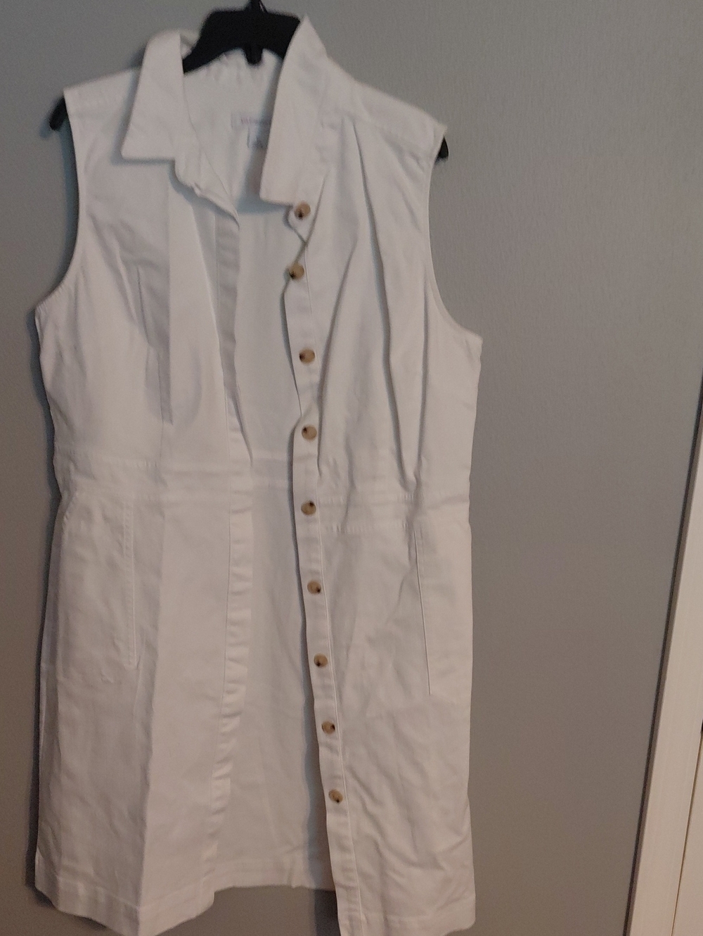 Liz Claiborne White Sleeveless Button-Front Tunic Dress